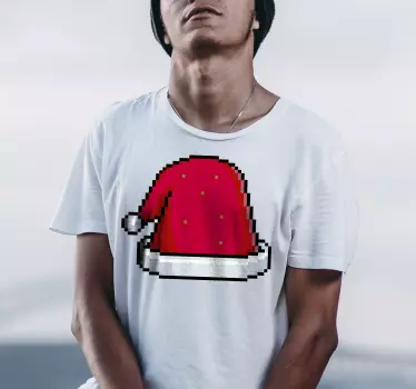 T-shirt natal com chapéu de papai noel pixelado - TenStickers