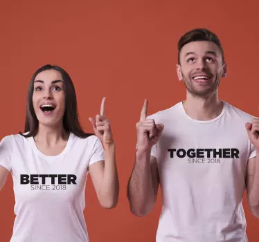T-shirt para casais Better Together - TenStickers