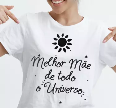 t-shirt para o dia das mães melhor mãe de todo o universo - TenStickers