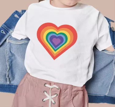 T-shirtinfantil com padrão de coração arco-íris - TenStickers