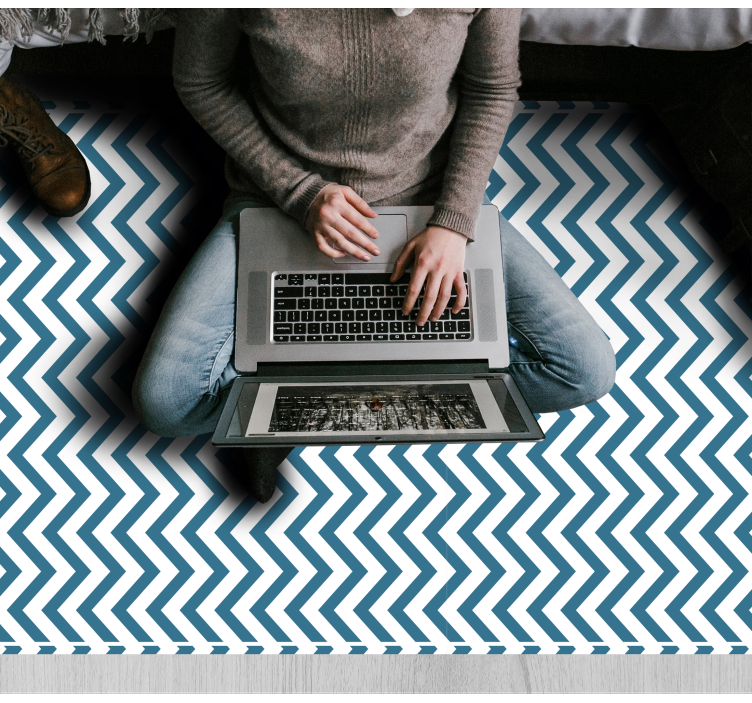 Tapete vinílico às risca estilo chevron azul e branco - TenStickers