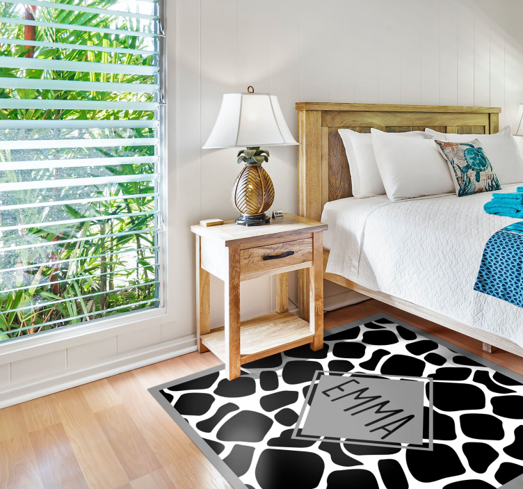 Tapete vinílico juvenil girafa preta e branca com nome - TenStickers