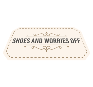 Tapete vinílico frases e textos sapatos se preocupe - TenStickers