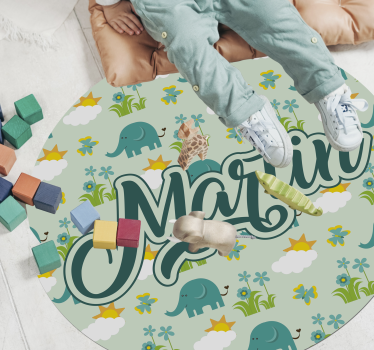Elefante com nuvens e nome de tapete de animal - TenStickers