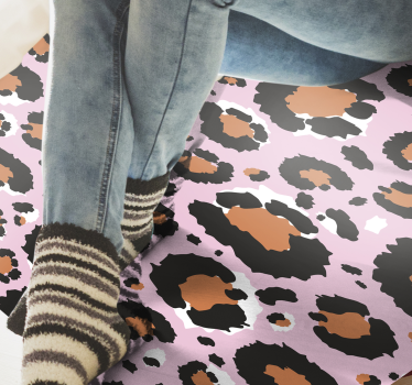 Tapete vinílico estampa de animal motivo de leopardo rosa - TenStickers